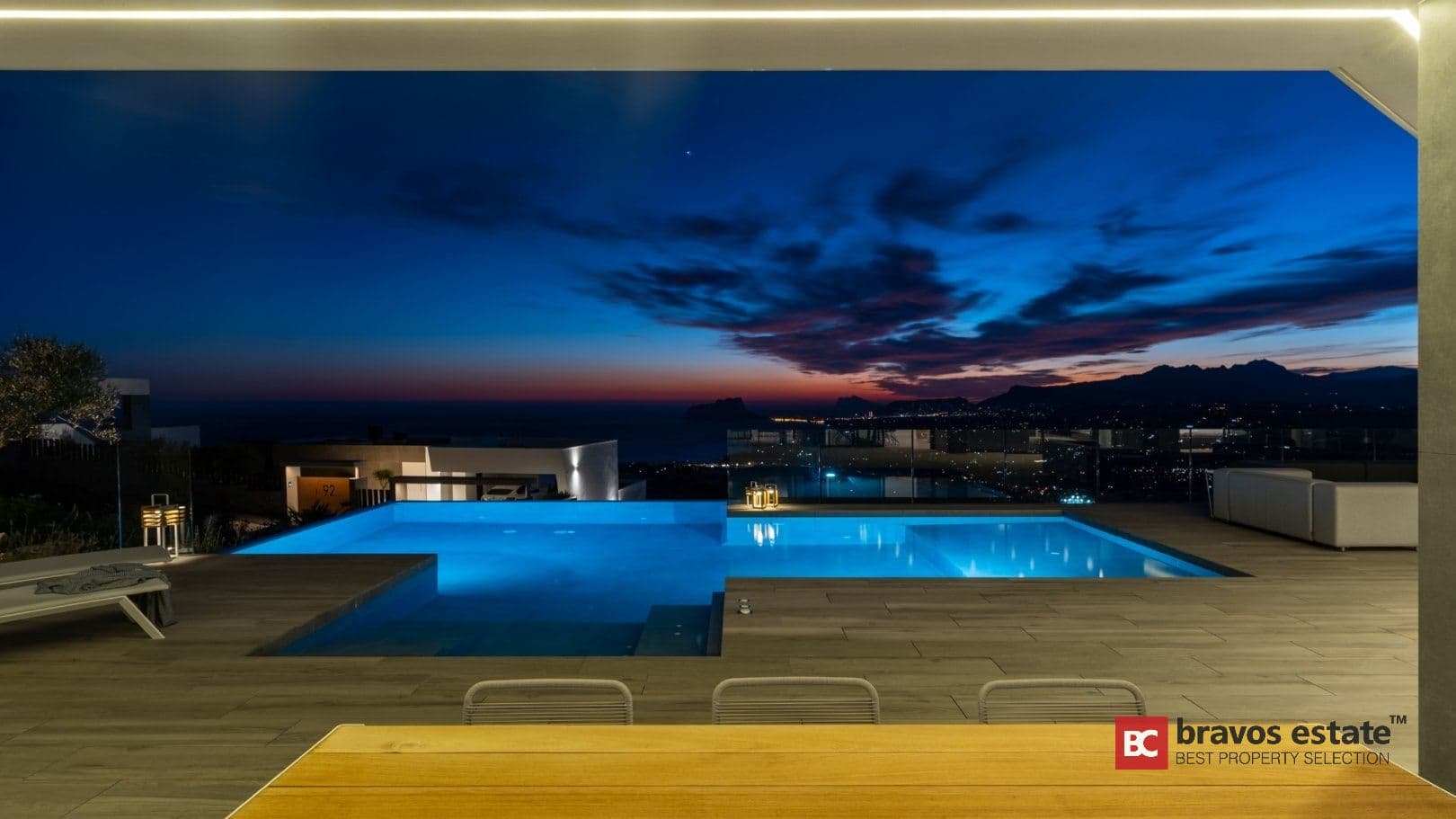 Luxury 4-Bedroom Villa in Cumbre del Sol - 4