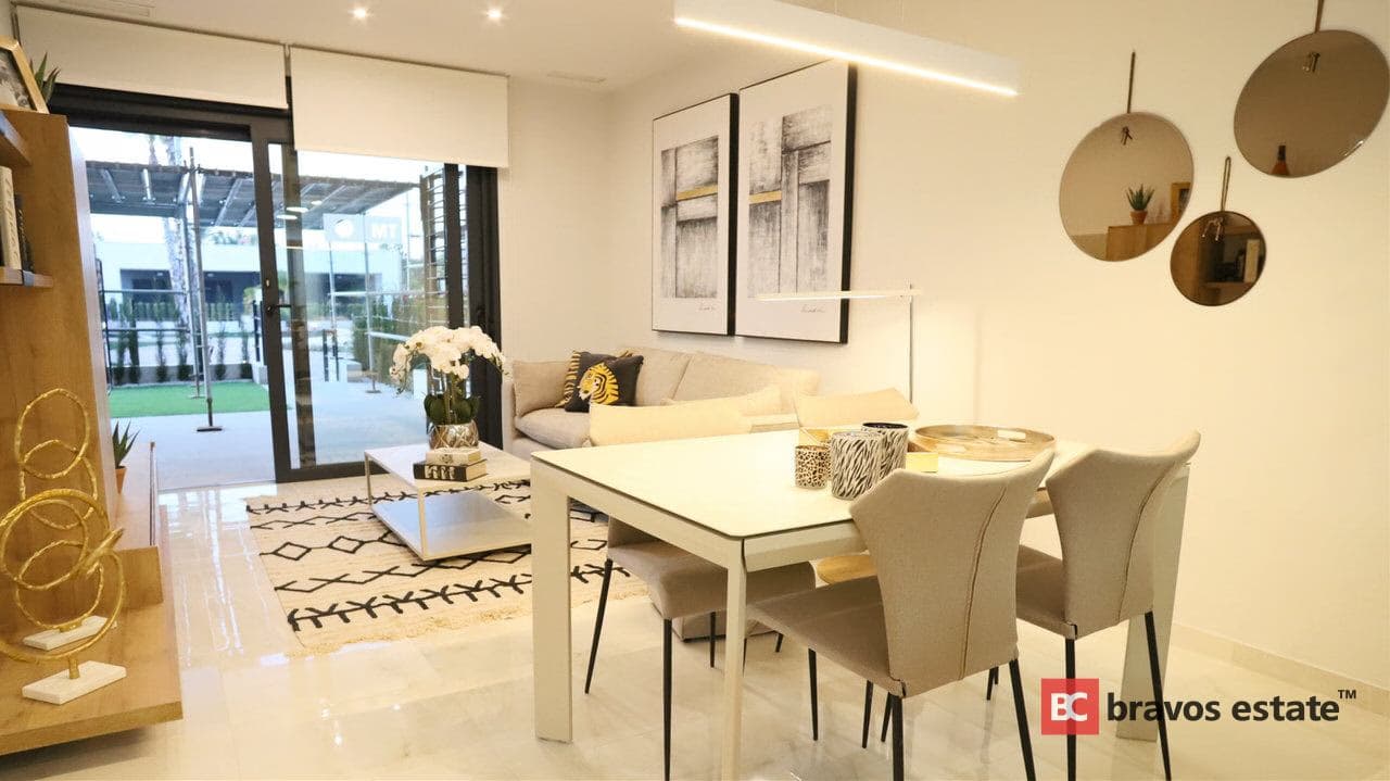 Beachside 2-Bedroom Apartment in La Zenia - 4