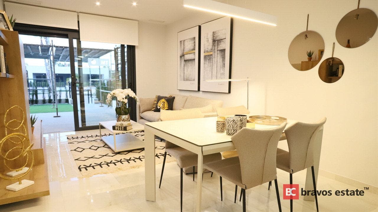 Beachside 2-Bedroom Apartment in La Zenia - 4