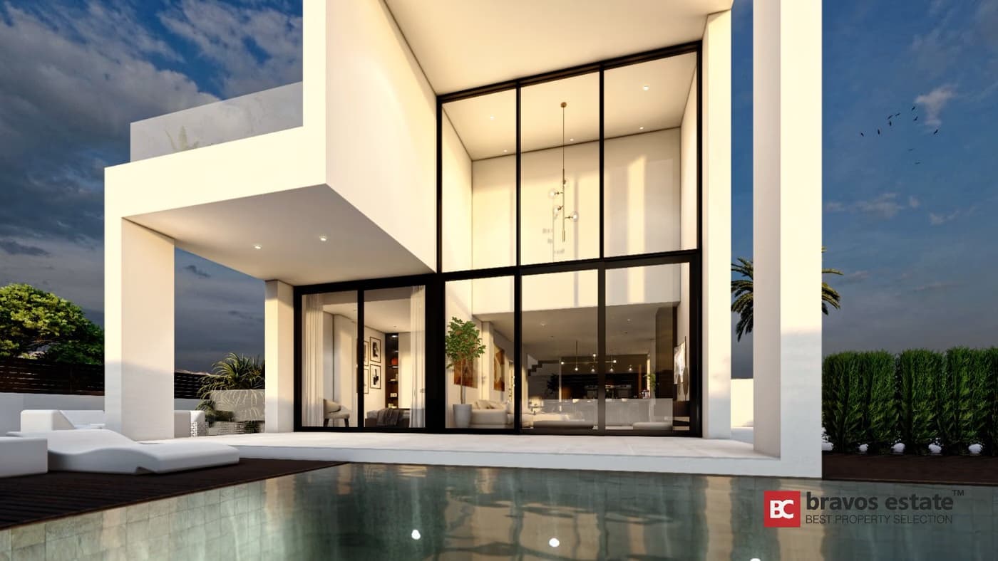 Spacious 4-Bedroom Villa in Playa de San Juan - 4