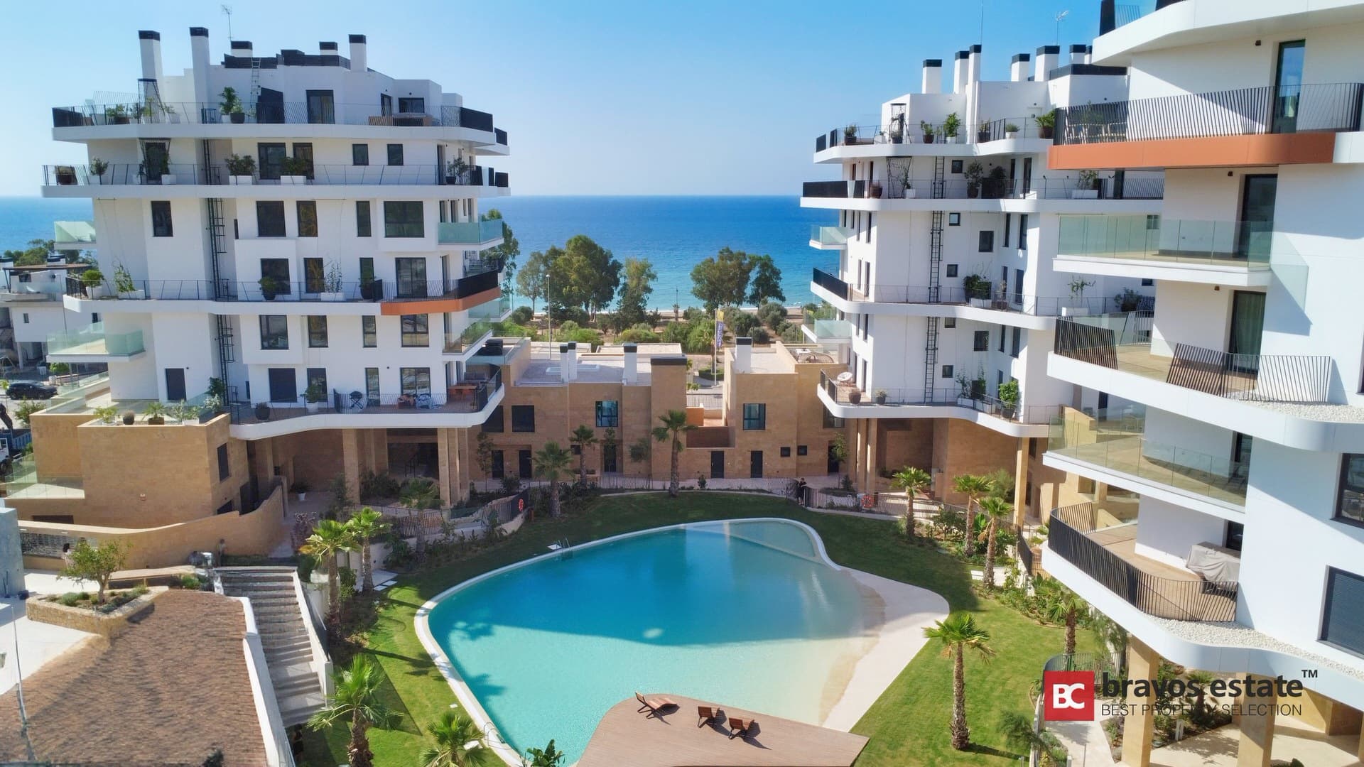 Seafront 3-Bedroom Apartment in Villajoyosa 1