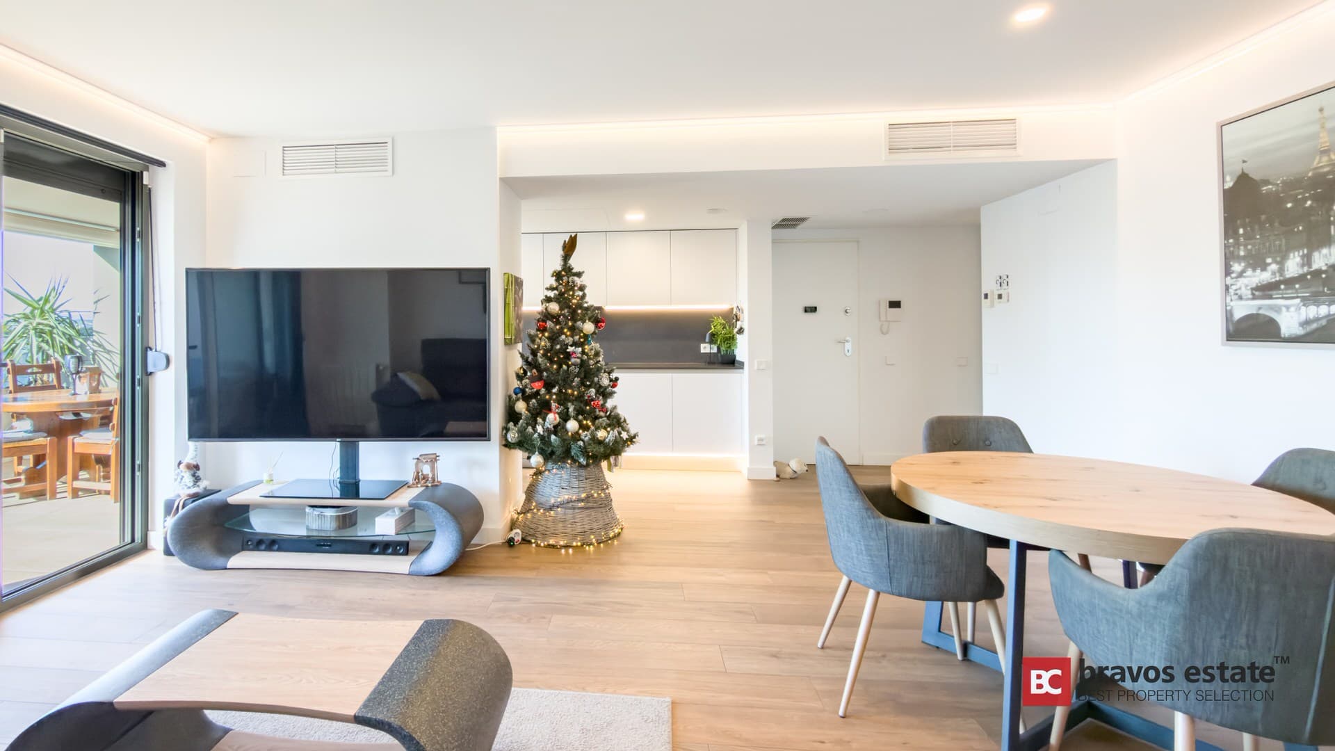 Beachside 3-Bedroom Apartment in Playa de San Juan - 4