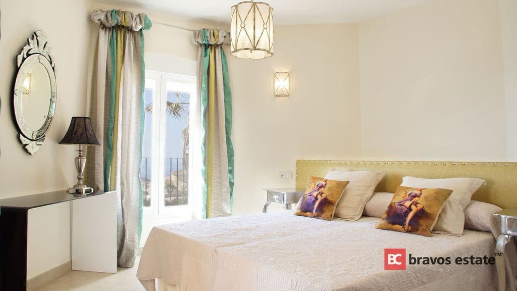 Beachside 3-Bedroom Villa in Cumbre del Sol - 3