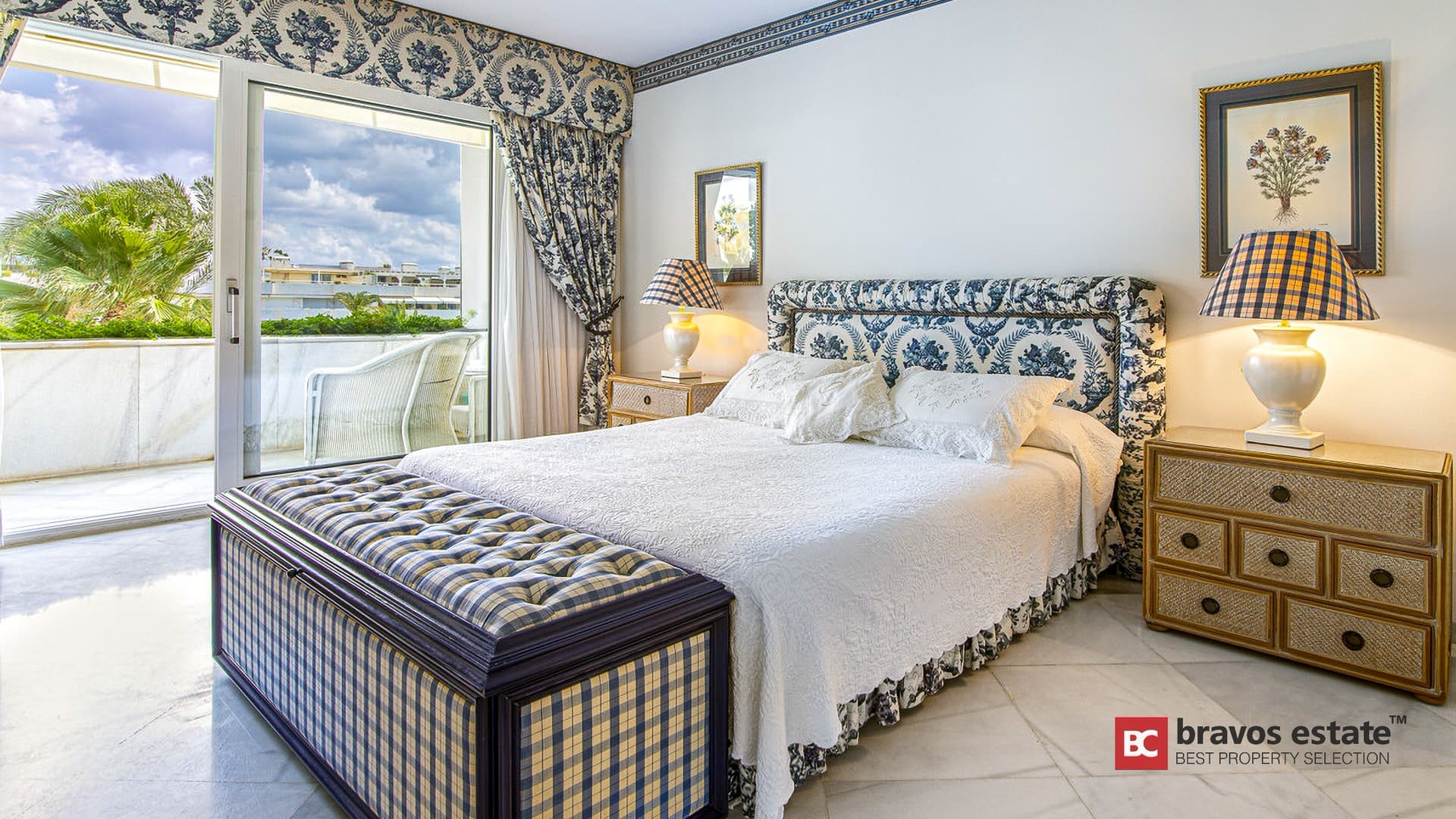 Seafront 3-Bedroom Apartment in Marbella - 5