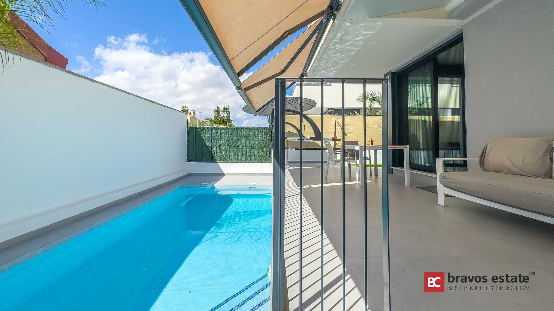 Elegant 4-Bedroom Villa in Playa de San Juan - 3