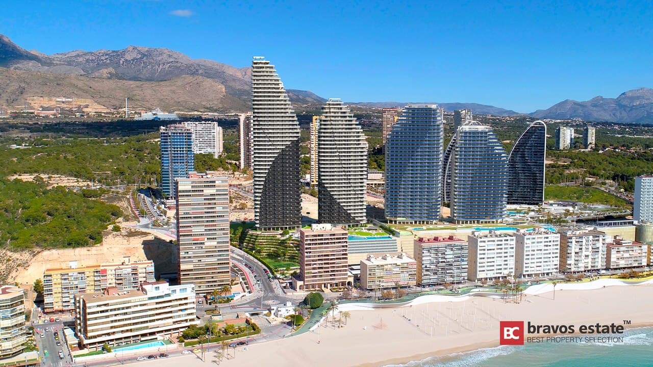 Seafront 3-Bedroom Apartment in Benidorm - 2