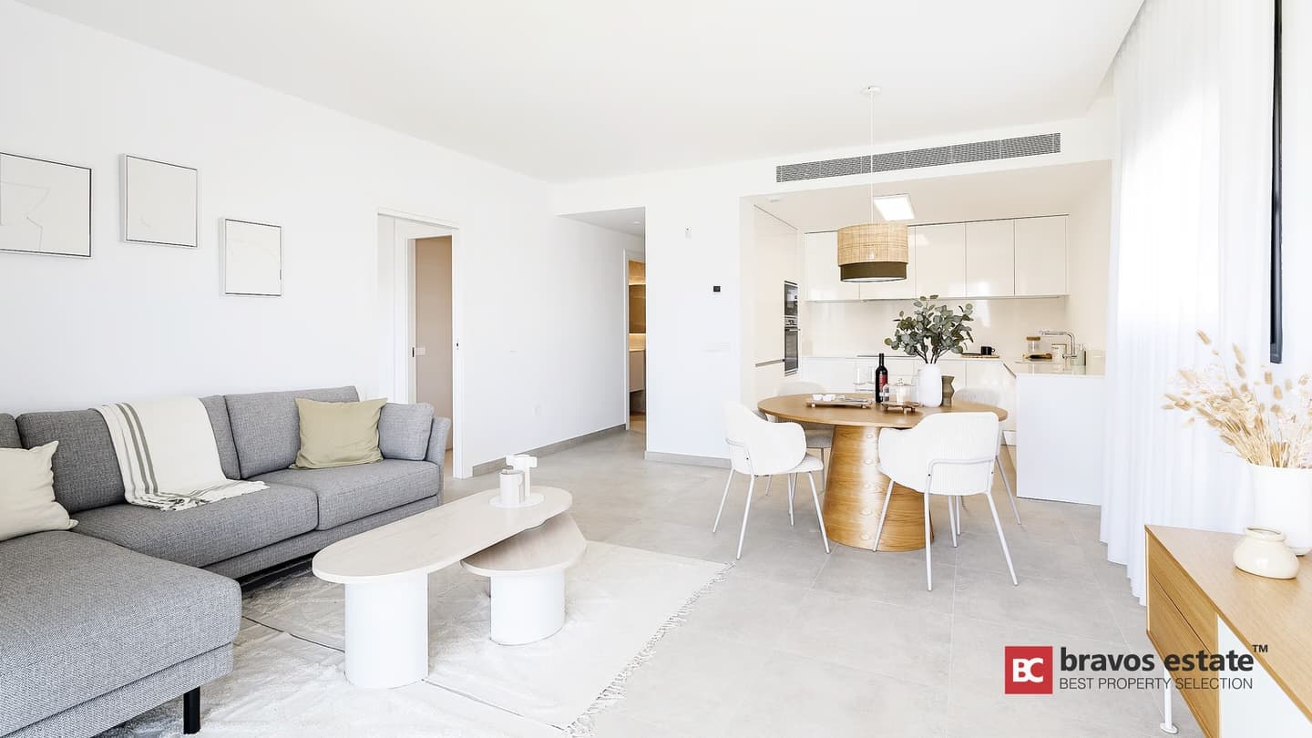 Beachside 3-Bedroom Apartment in Arenales del Sol - 5