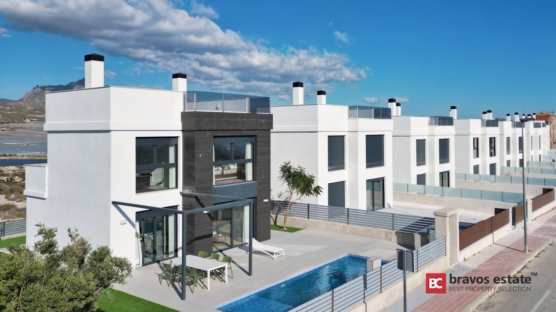 Nieuwbouw villa met 3 slaapkamers in Bonalba 1