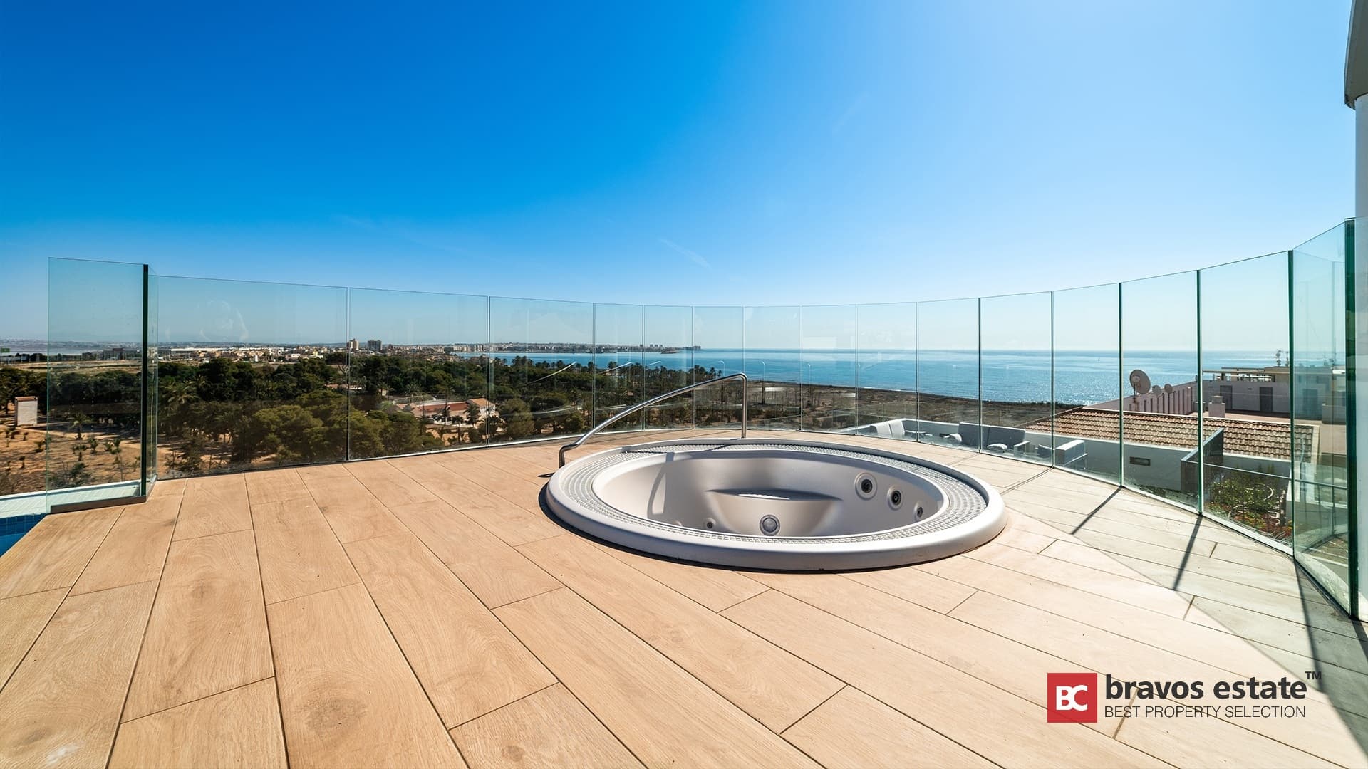 Beachside 3-Bedroom Apartment in Punta Prima - 4