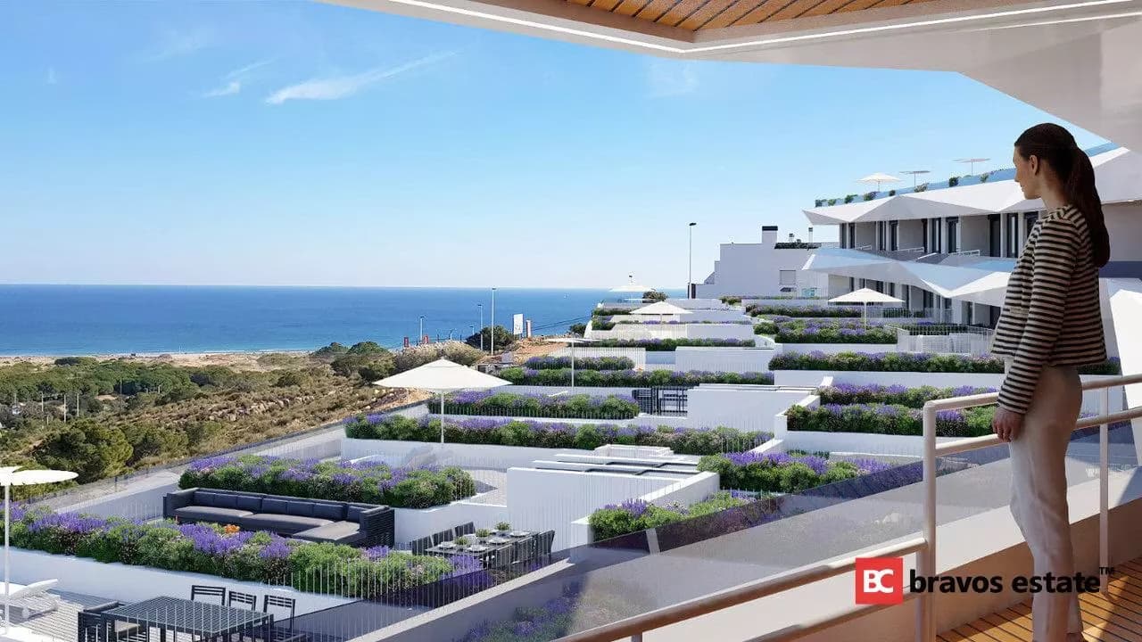 Beachside 2-Bedroom Apartment in Arenales del Sol - 5