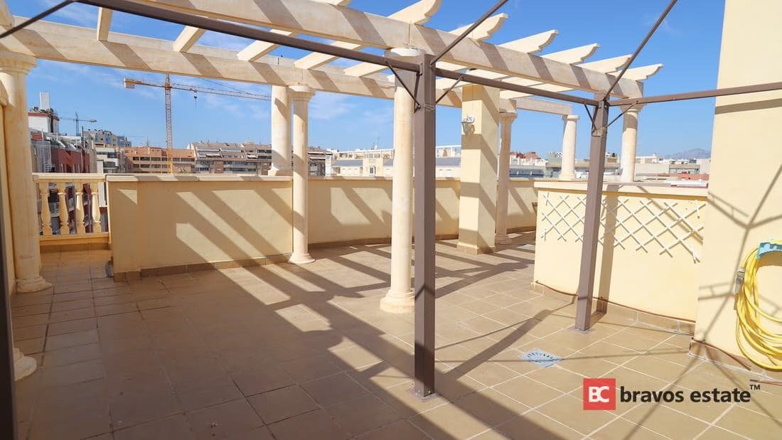 Seafront 2-Bedroom Apartment in El Campello - 4