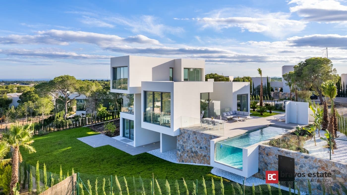 Villa de Obra Nueva de 3 Dormitorios en Las Colinas - 1