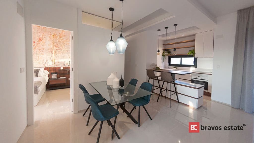 Beachside 2-Bedroom Apartment in Arenales del Sol - 3