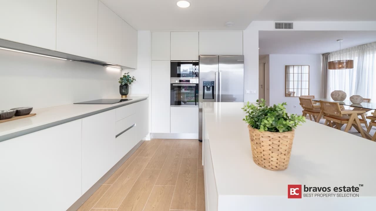 Spacious 4-Bedroom Bungalow in Alicante - 5