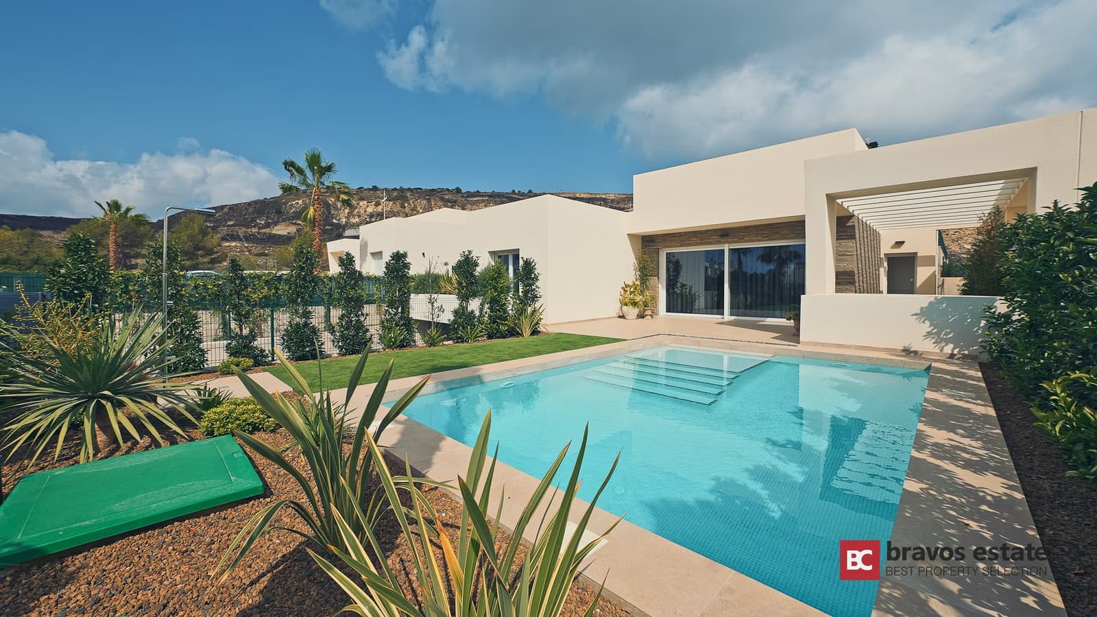 Nieuwbouw villa met 3 slaapkamers in Algorfa - La Finca Golf & Resort - 2