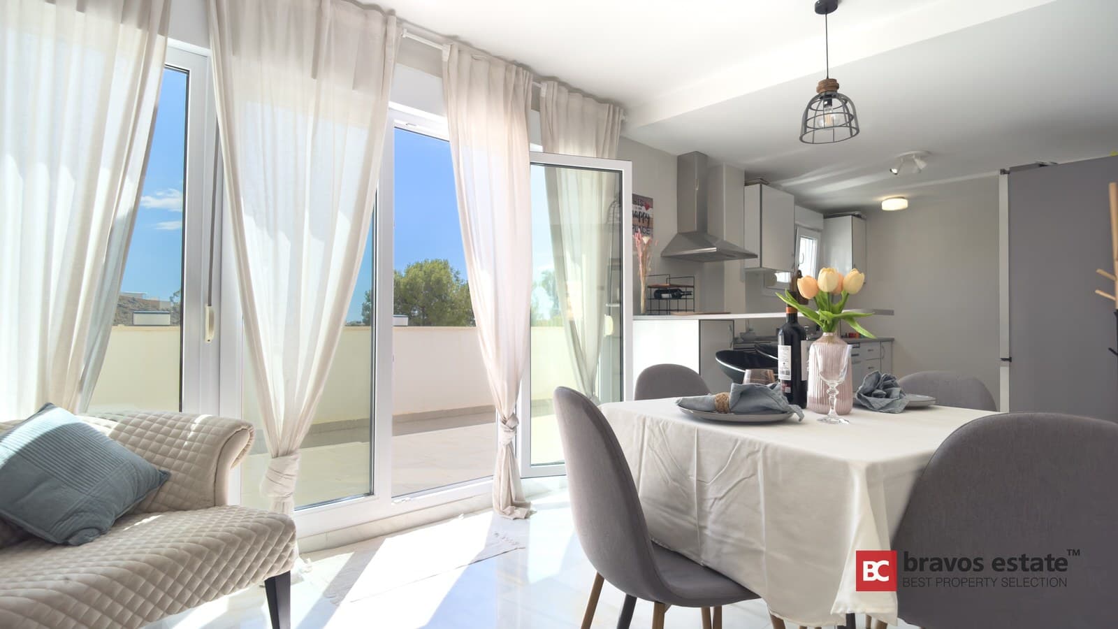 Beachside 2-Bedroom Apartment in Villajoyosa - 4