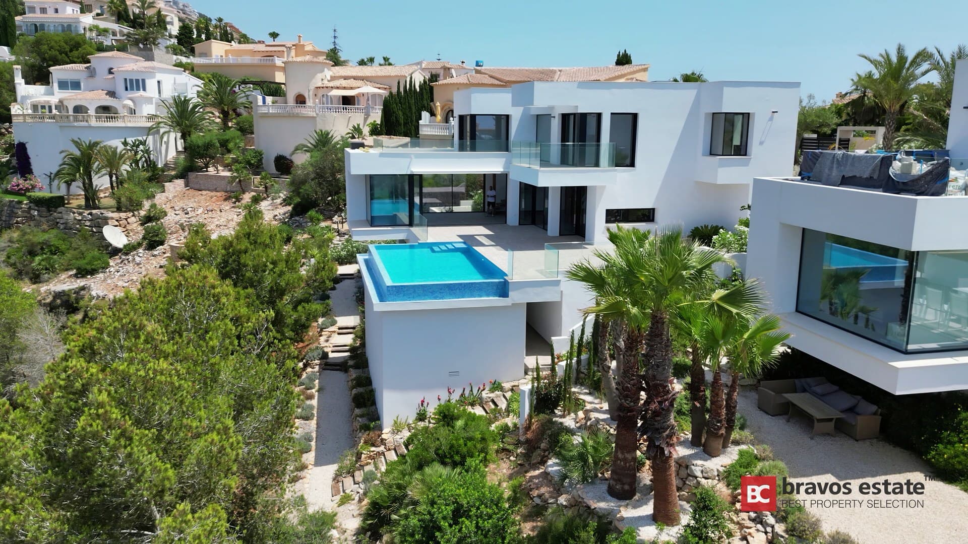 Luxury 3-Bedroom Villa in Cumbre del Sol - 3
