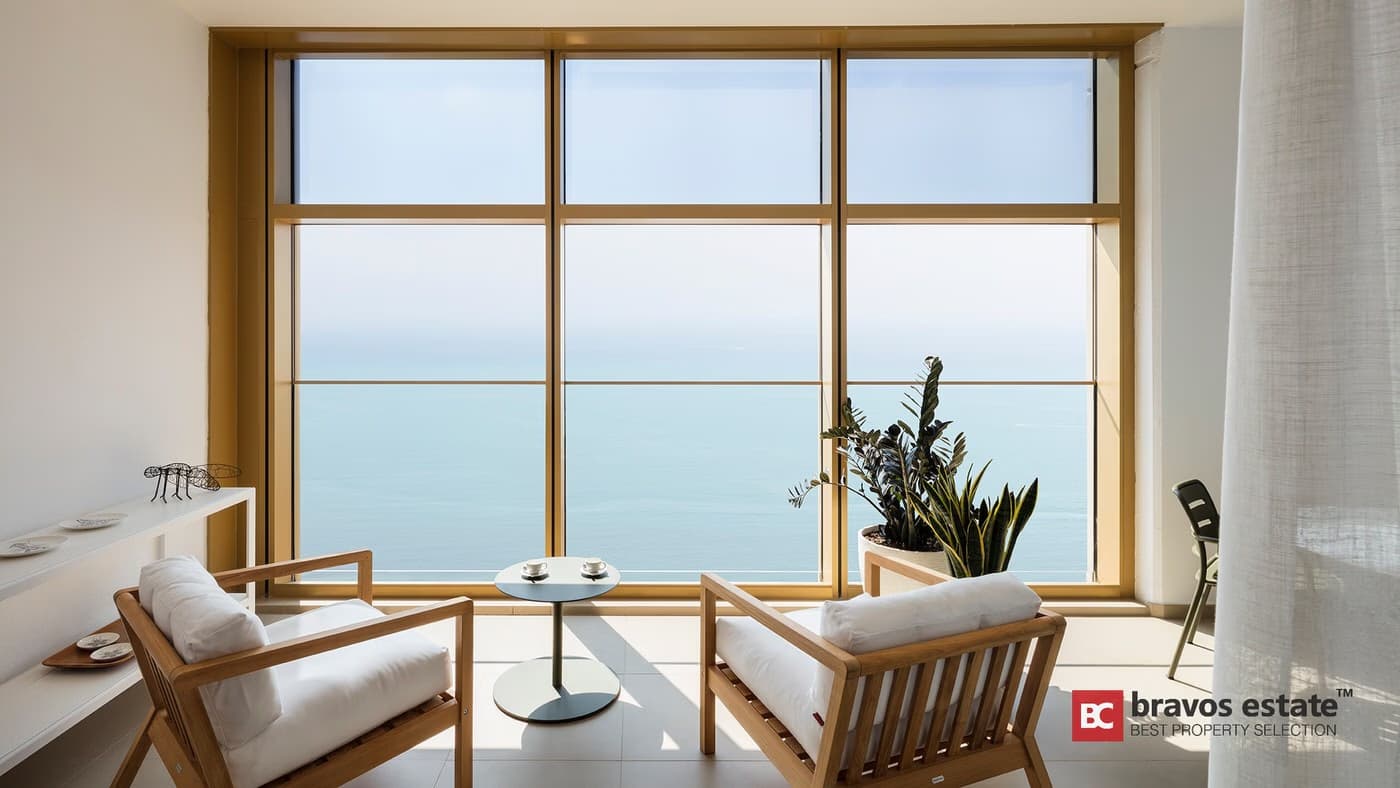 Beachside 2-Bedroom Apartment in Benidorm - 4