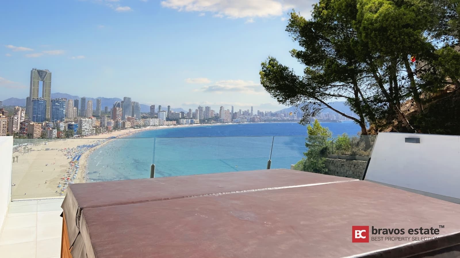 Beachside 3-Bedroom Apartment in Benidorm - 4