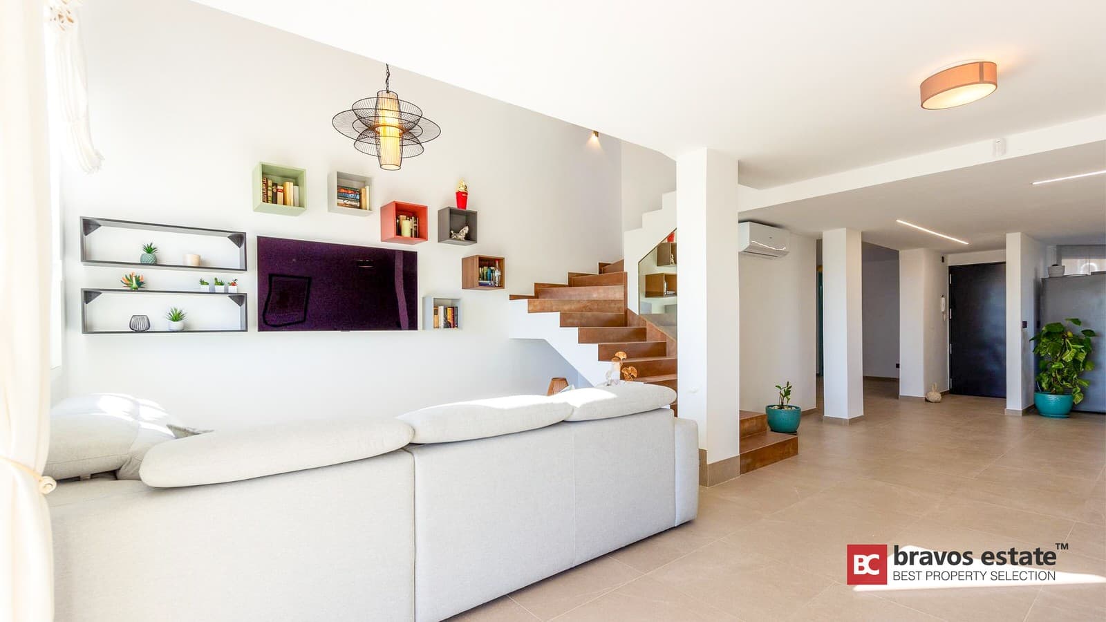 Spacious 4-Bedroom Bungalow in Mutxamel - 3