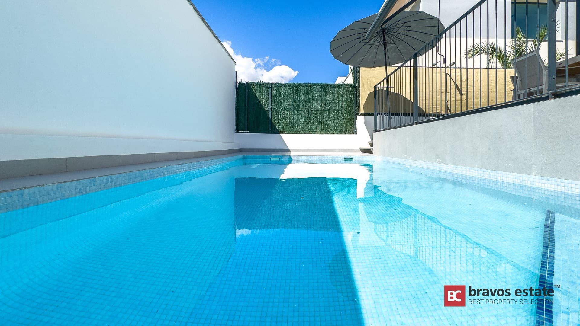 Elegant 4-Bedroom Villa in Playa de San Juan - 4