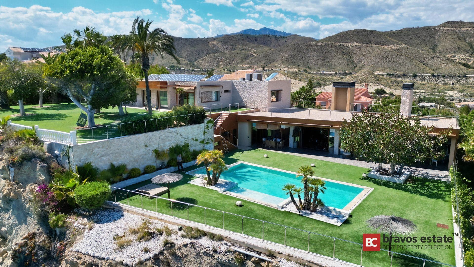 Seafront 6-Bedroom Villa in El Campello - 4