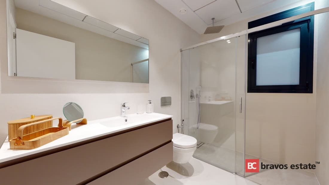 Spacious 3-Bedroom Villa in Finestrat - 1