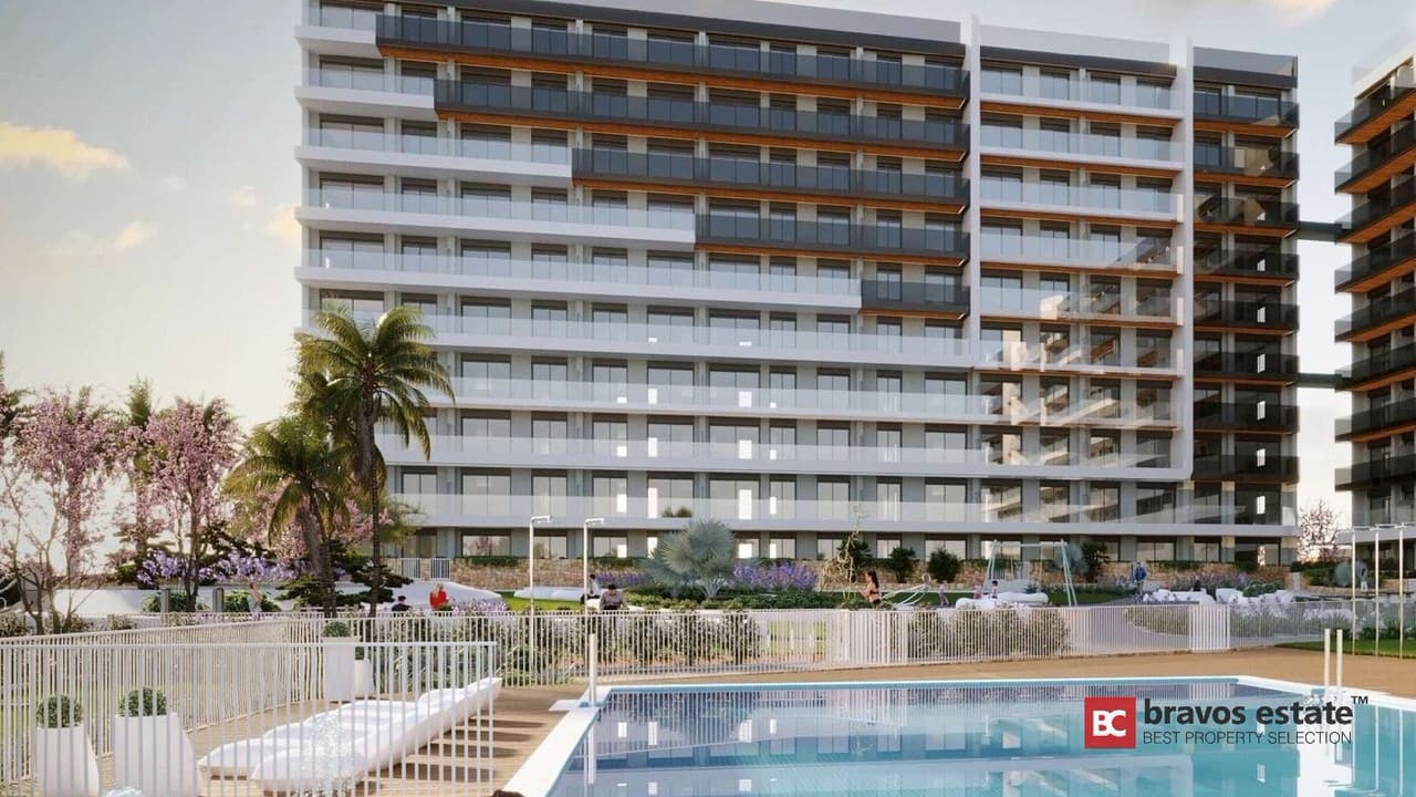 Seafront 3-Bedroom Apartment in Punta Prima - 4