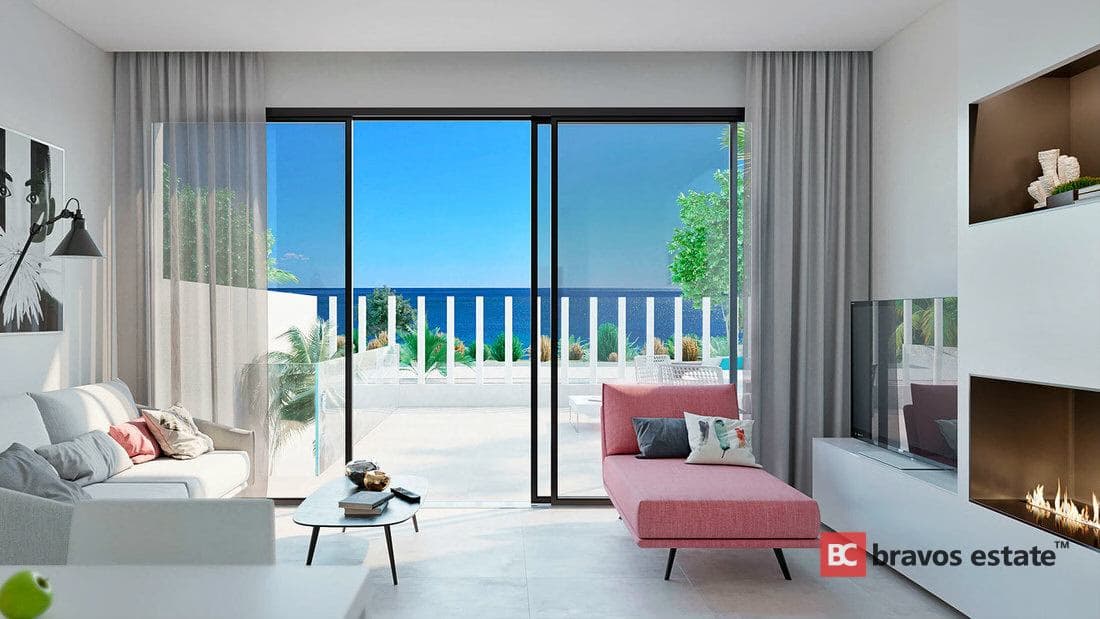 Beachside 2-Bedroom Apartment in Guardamar del Segura - 2