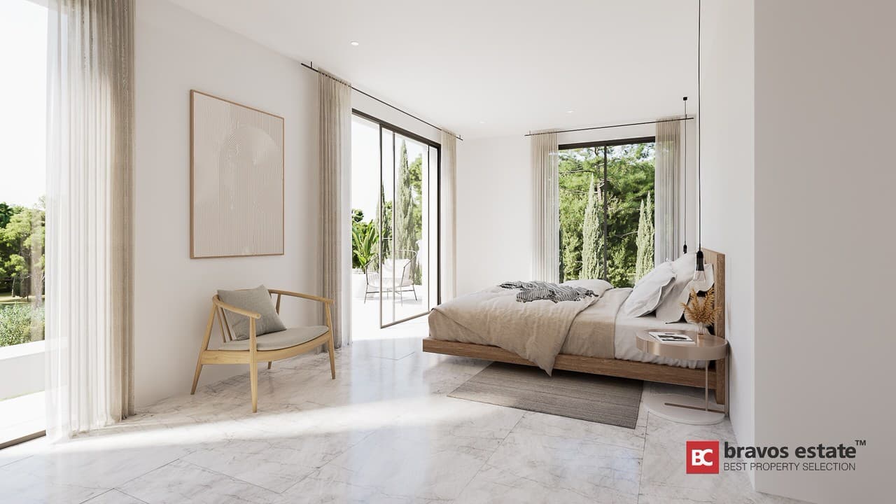 Spacious 4-Bedroom Villa in Javea - 4