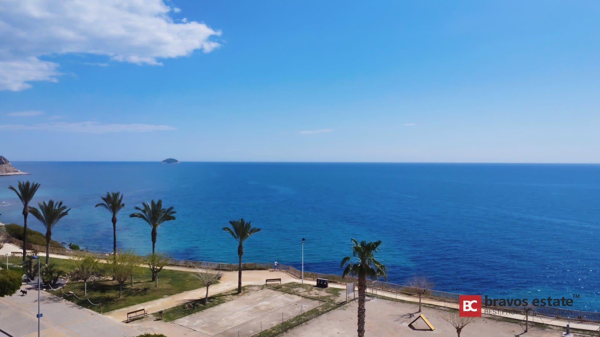 Seafront 3-Bedroom Apartment in Villajoyosa - 2