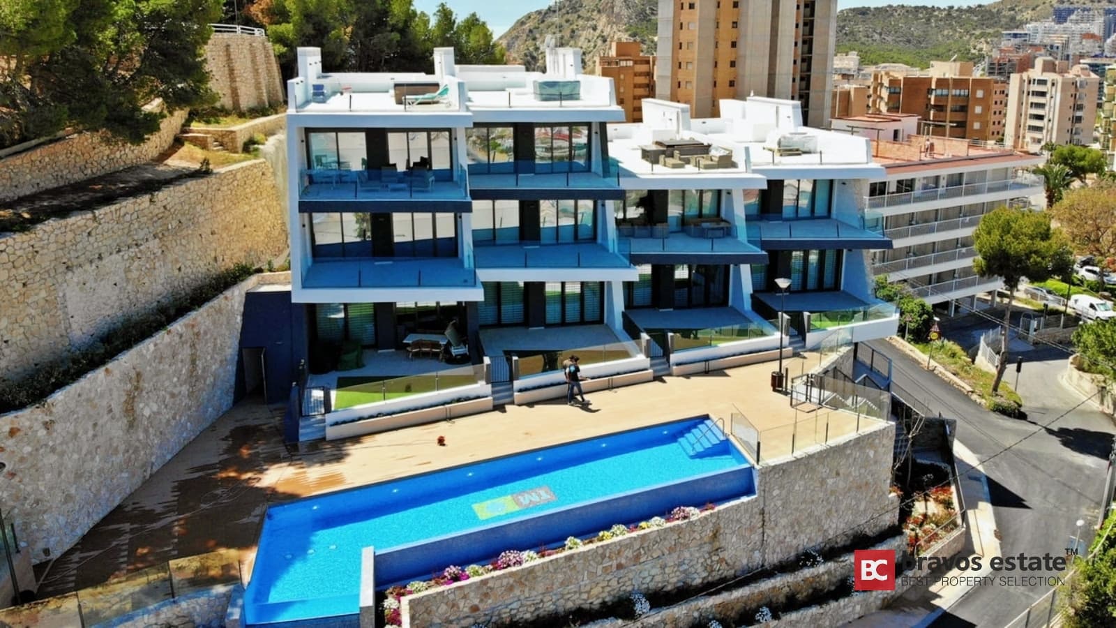 Beachside 3-Bedroom Apartment in Benidorm - 2