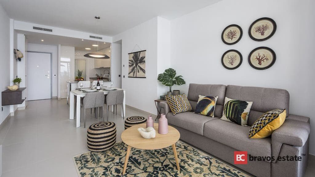 Seafront 2-Bedroom Apartment in Benidorm - 5