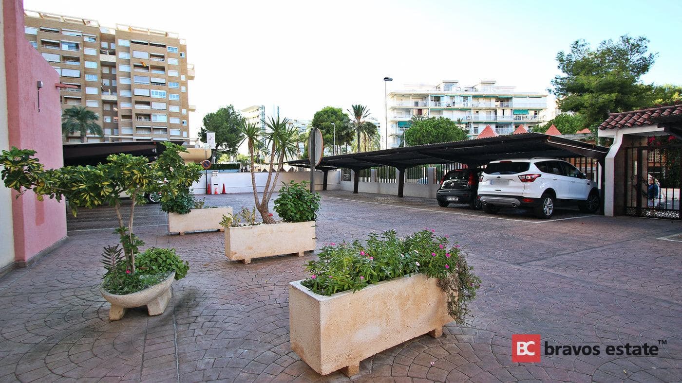 Beachside 2-Bedroom Apartment in Playa de San Juan - 2