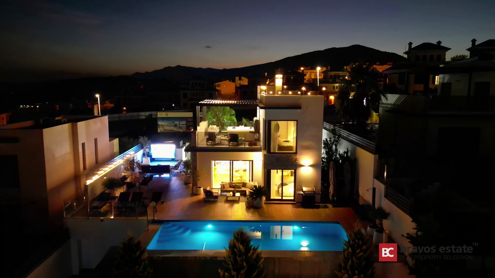 Spacious 5-Bedroom Villa in Finestrat - 4