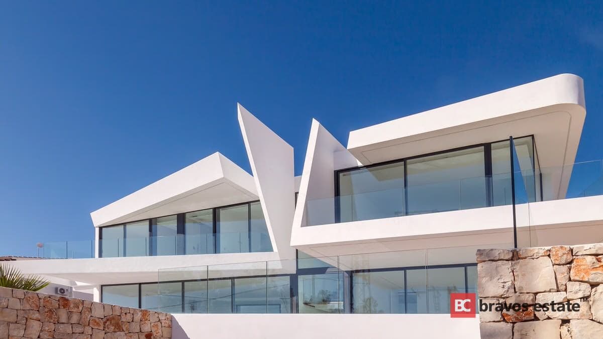 Luxury 4-Bedroom Villa in Moraira - 2