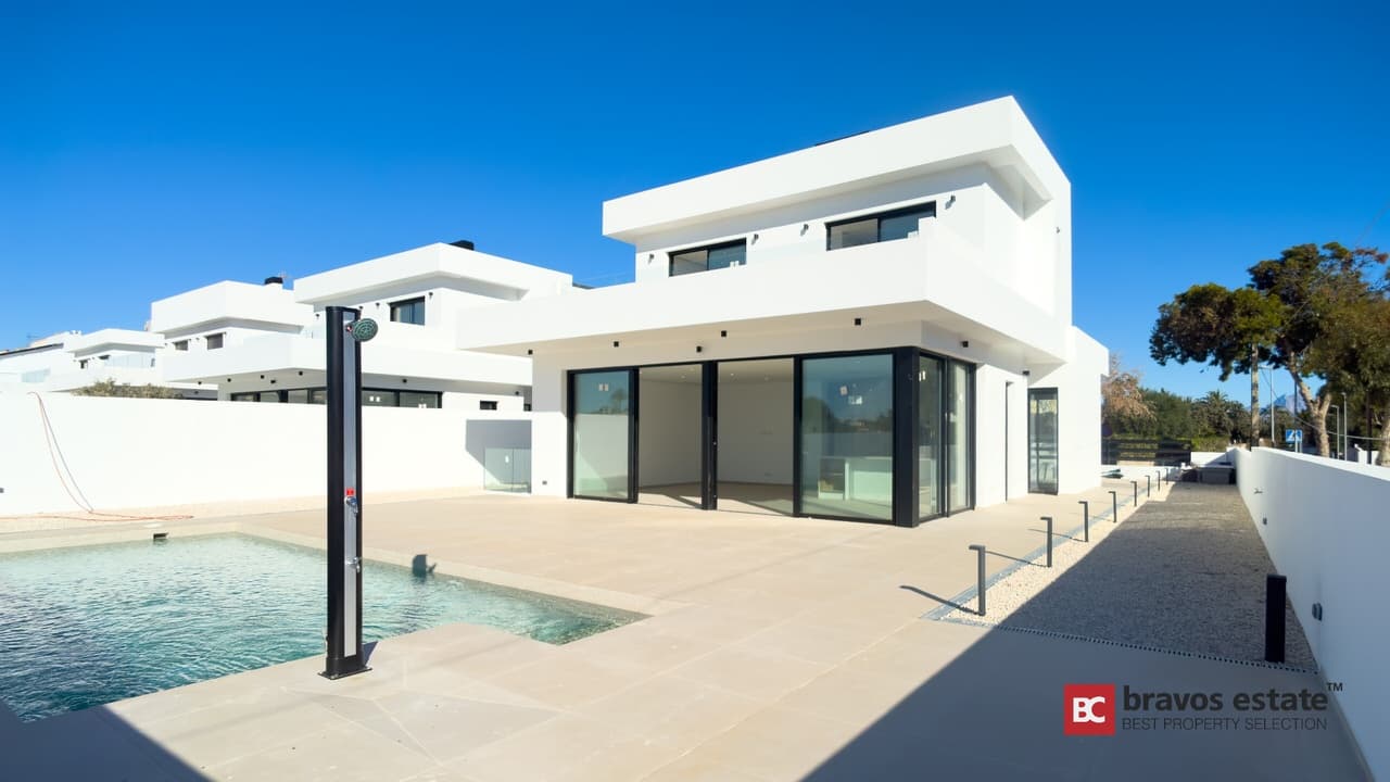 Beachside 5-Bedroom Villa in El Campello - 2