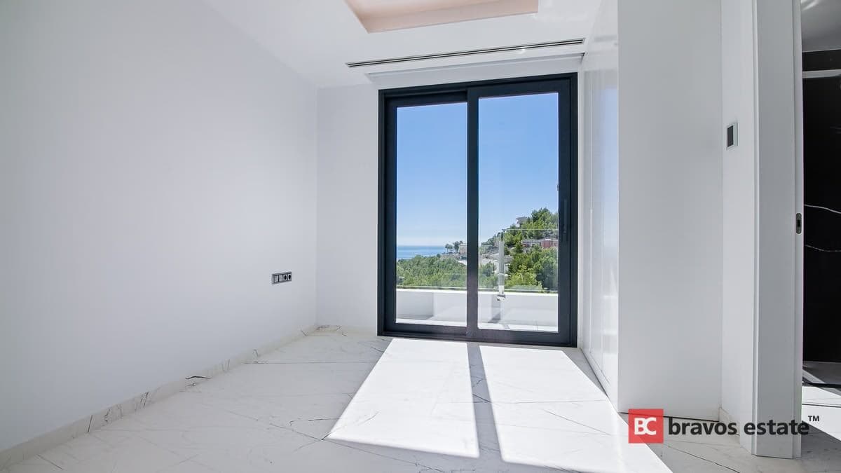 Luxury 4-Bedroom Villa in Benissa - 2