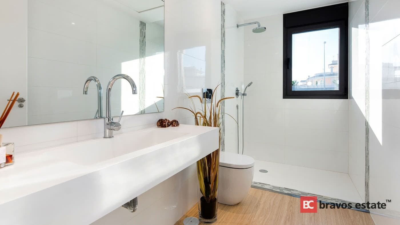 Spacious 5-Bedroom Villa in Ciudad Quesada - 1