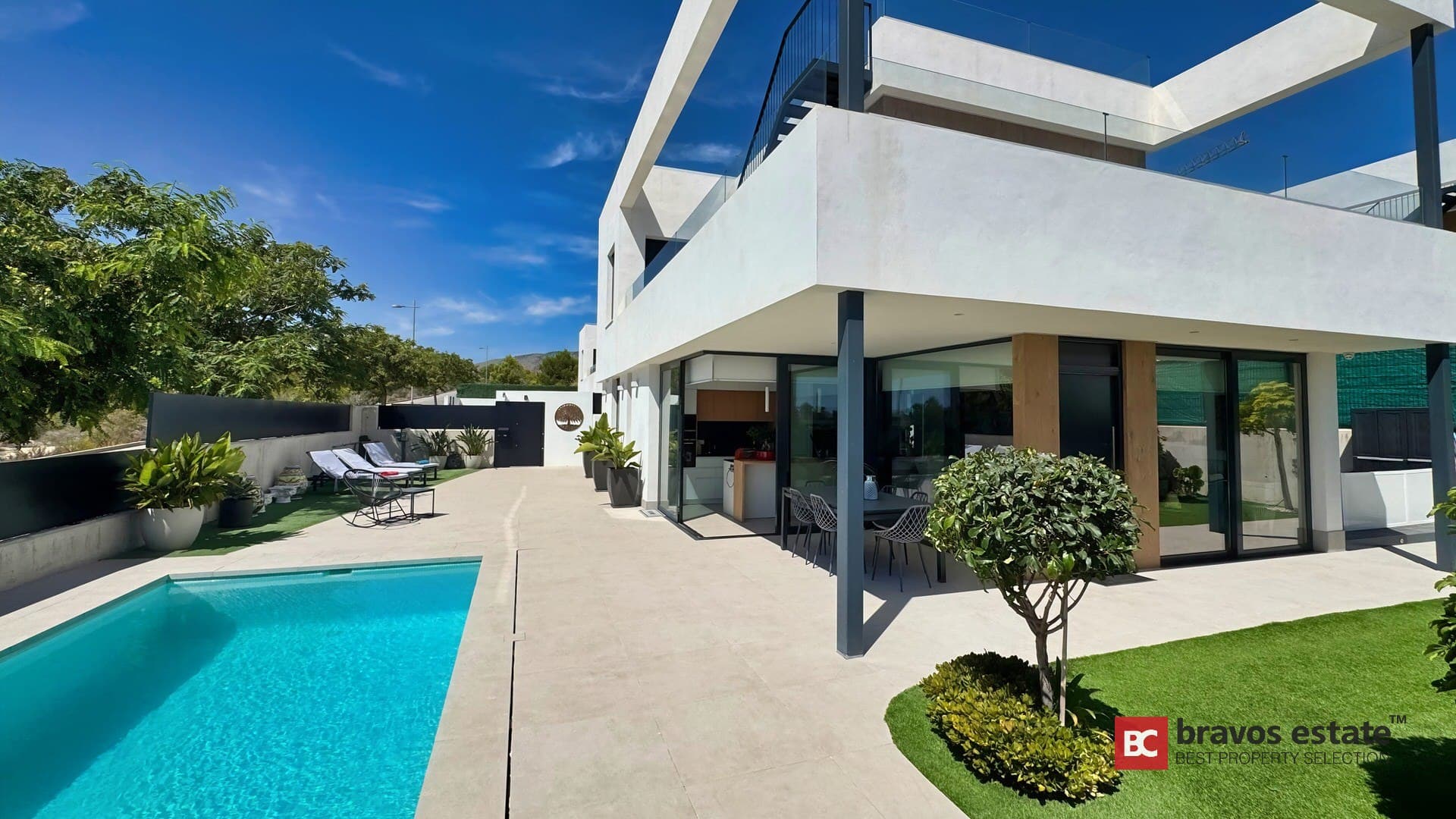 Spacious 3-Bedroom Villa in Finestrat - 2