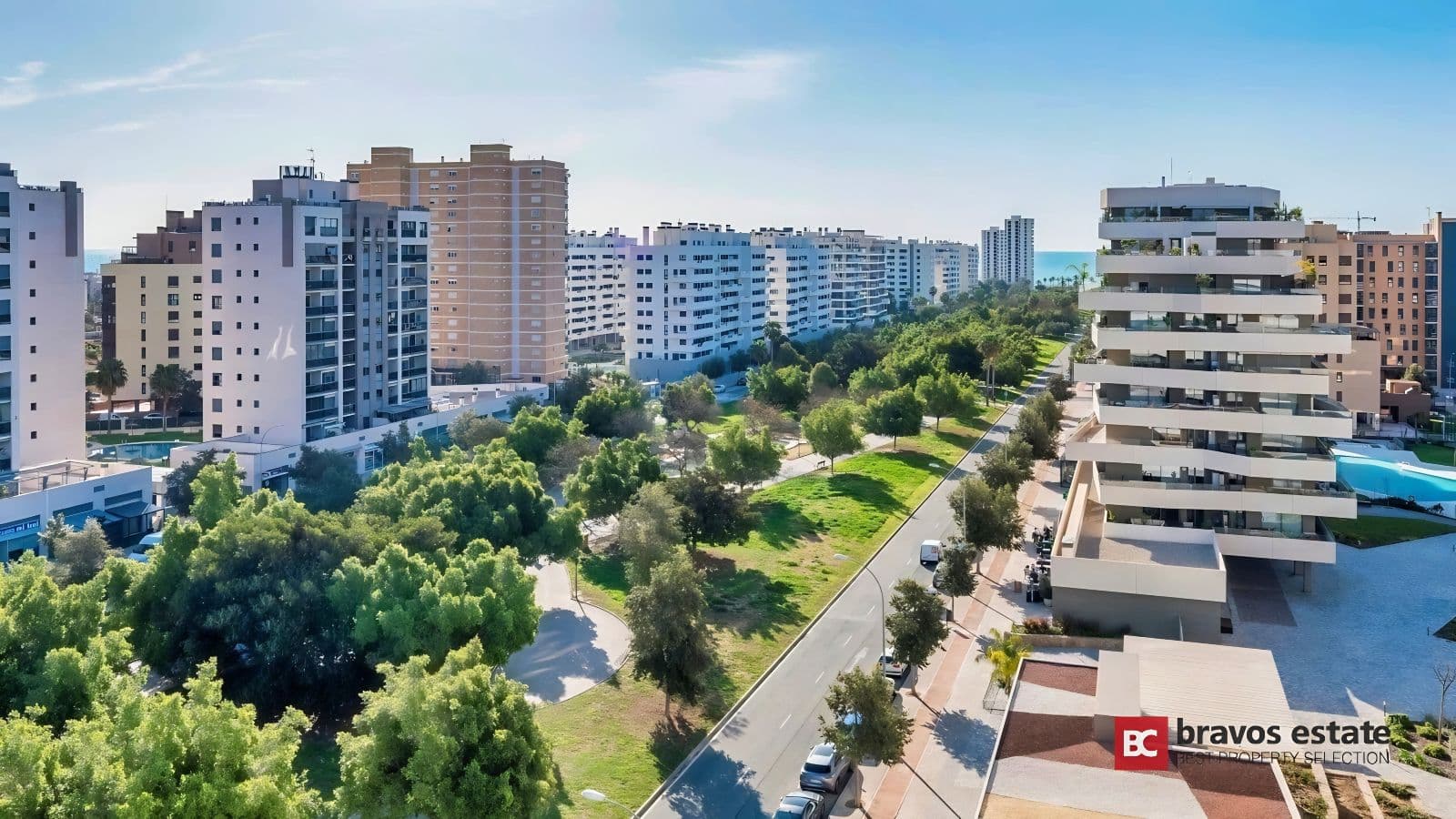 Beachside 3-Bedroom Apartment in Playa de San Juan - 2
