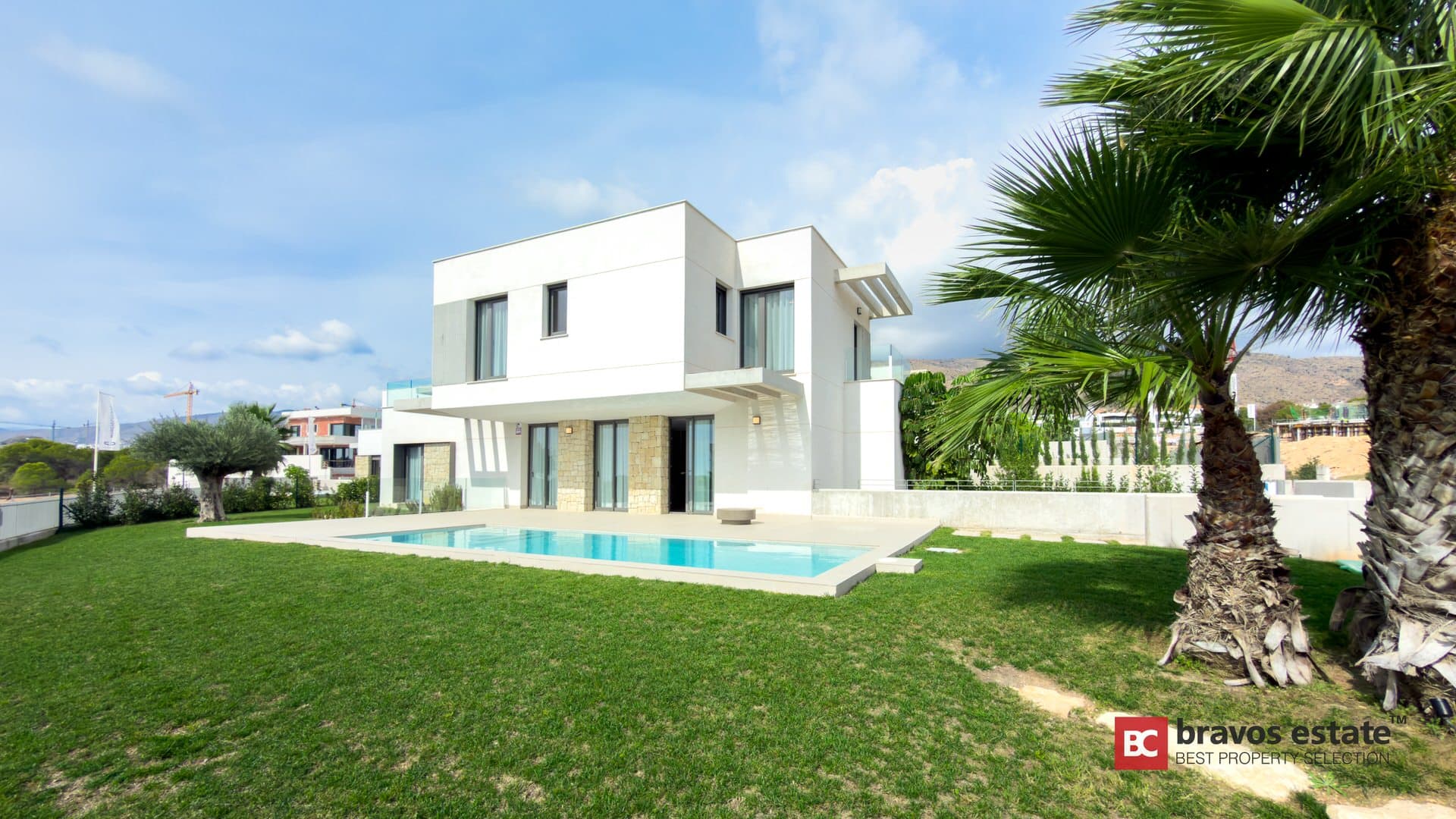 Spacious 4-Bedroom Villa in Finestrat - 2