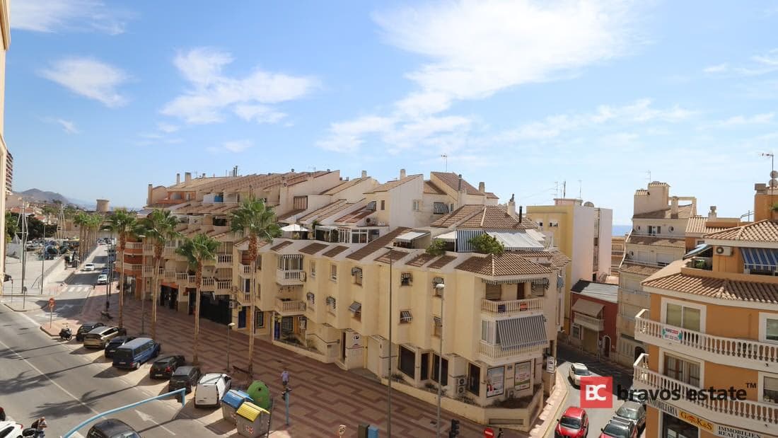 Seafront 3-Bedroom Apartment in El Campello - 1