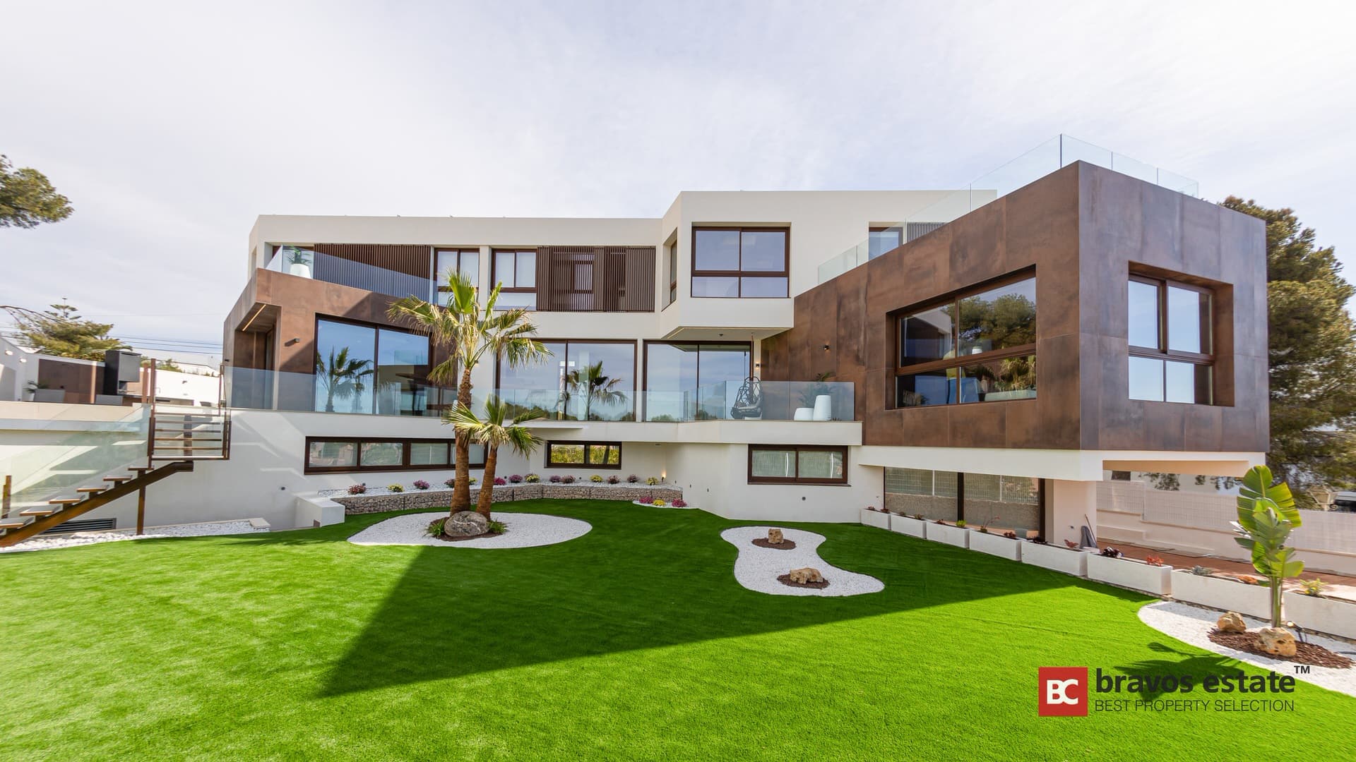 Luxury 4-Bedroom Villa in La Nucía - 2