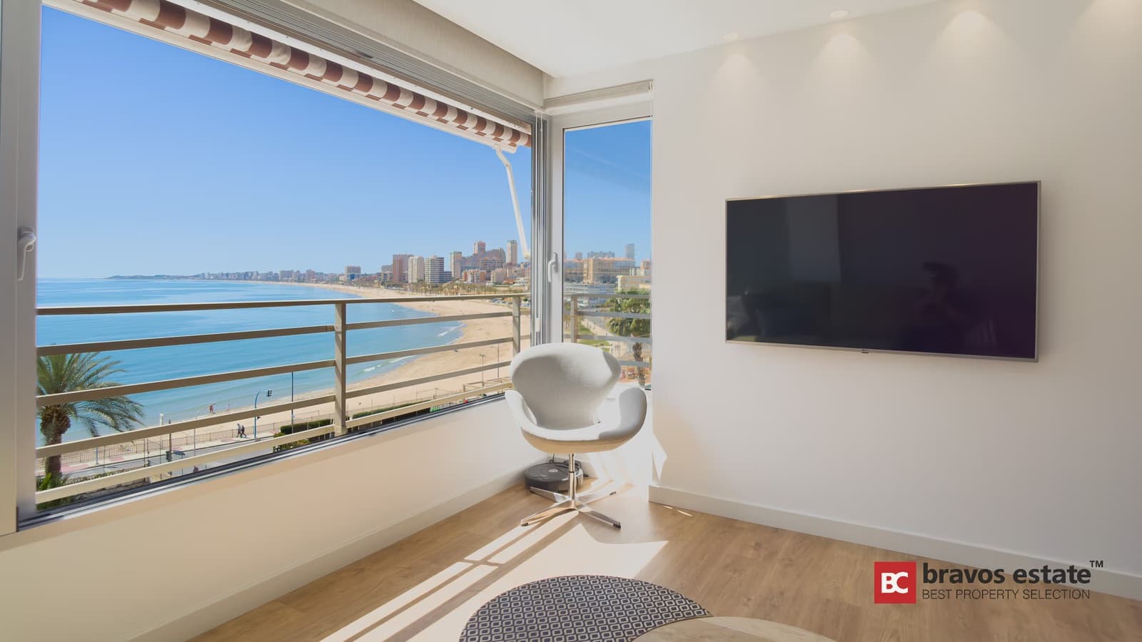 Seafront 2-Bedroom Apartment in El Campello - 1