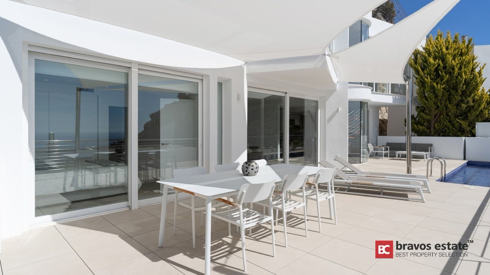 Spacious 5-Bedroom Villa in Altea - 3