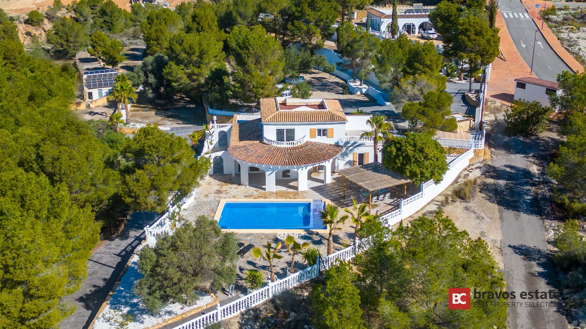 Spacious 8-Bedroom Villa in Finestrat - 4