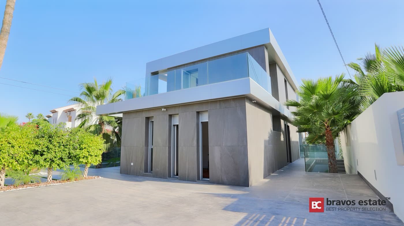 Beachside 7-Bedroom Villa in Playa de San Juan - 5