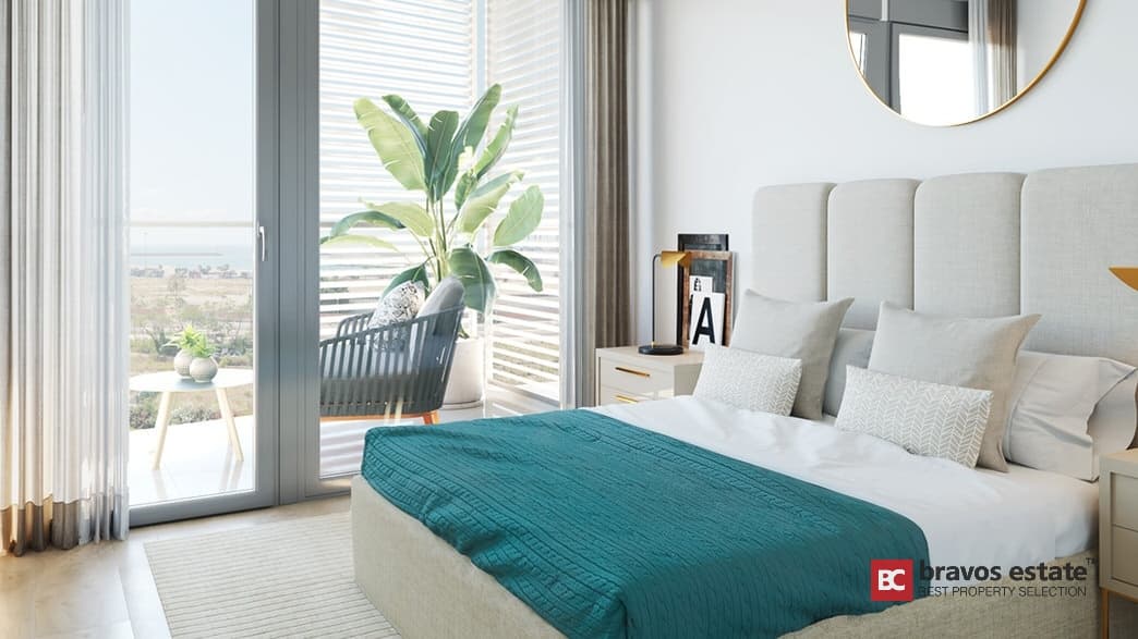 Beachside 4-Bedroom Apartment in Alicante - 5