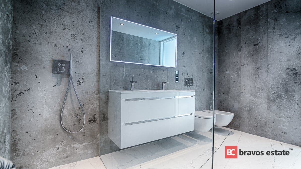 Luxury 4-Bedroom Villa in Benissa - 1